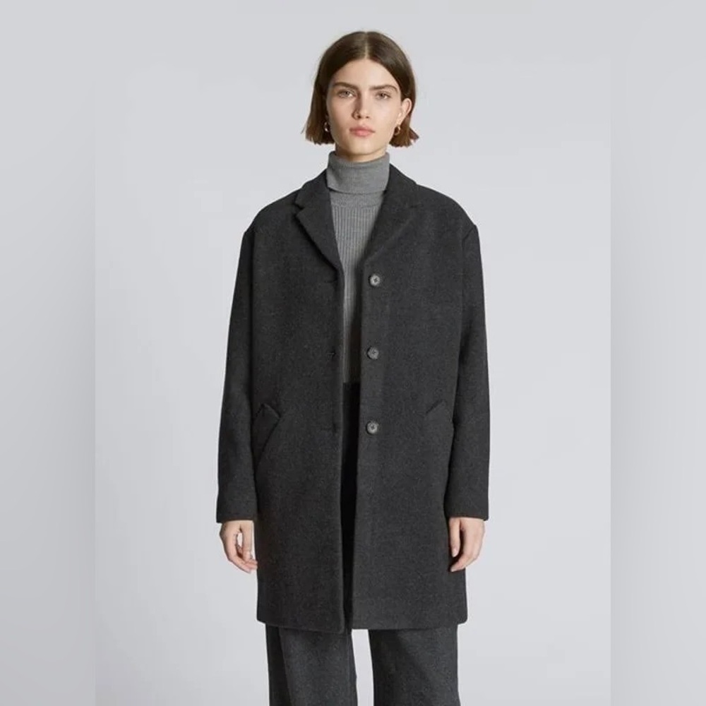 Everlane • The Italian ReWool Cocoon Coat, Charcoal - Picture 2 of 10